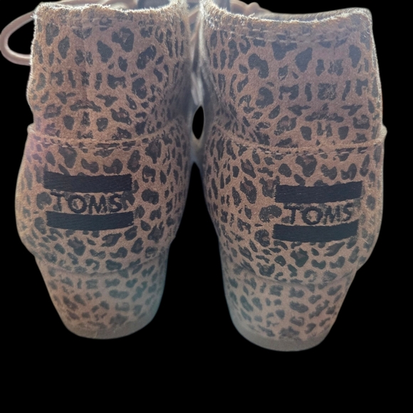 ⭐️Toms Leopard Print Lace Up Boots with Suede Texture Size 4 - Picture 3 of 7